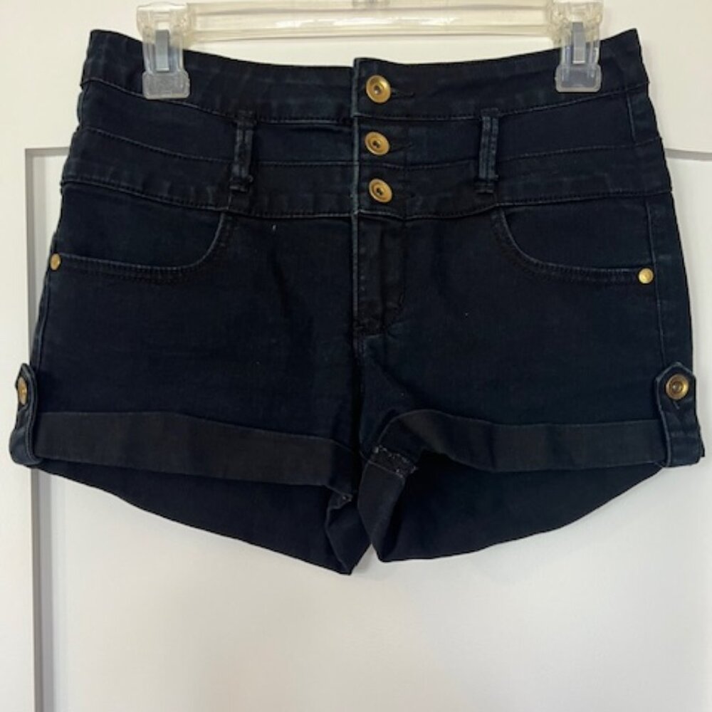 Black high rise Refuge Denim Shorts. Size 6. Has a good amount of stretch.